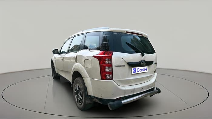 2017 Mahindra XUV500 W6 AT, Diesel, Automatic, 1,82,035 km, exterior