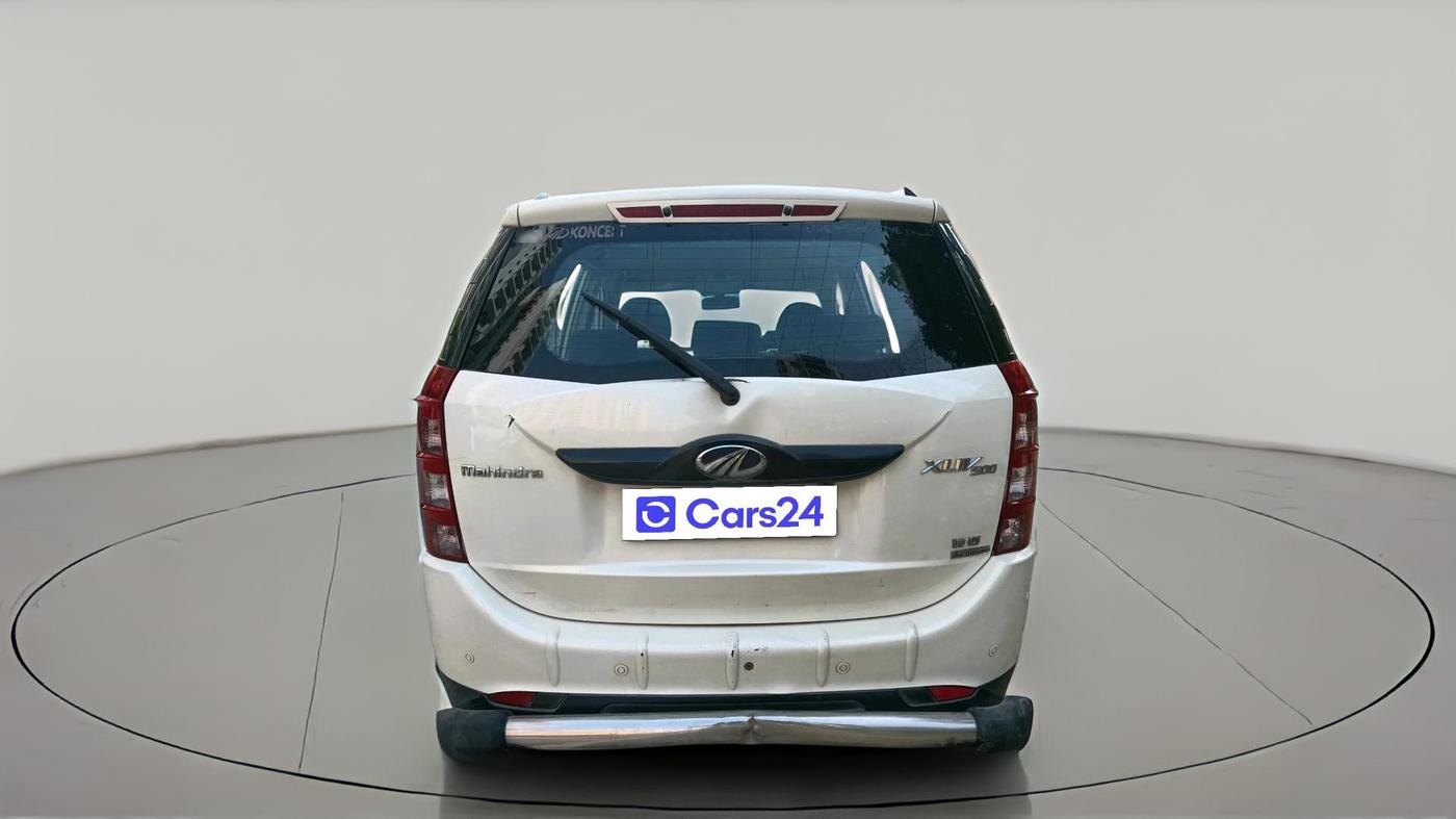 2017 Mahindra XUV500 W6 AT, Diesel, Automatic, 86,848 km, exterior