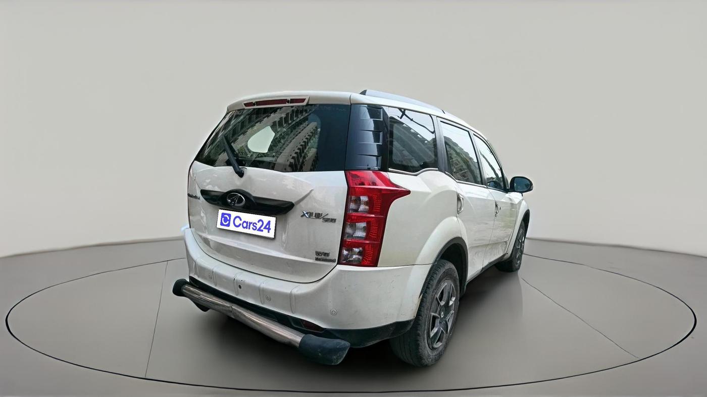2017 Mahindra XUV500 W6 AT, Diesel, Automatic, 86,848 km, exterior