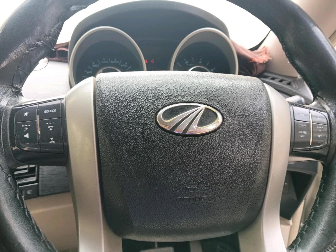 2017 Mahindra XUV500 W6 AT, Diesel, Automatic, 86,848 km, interior