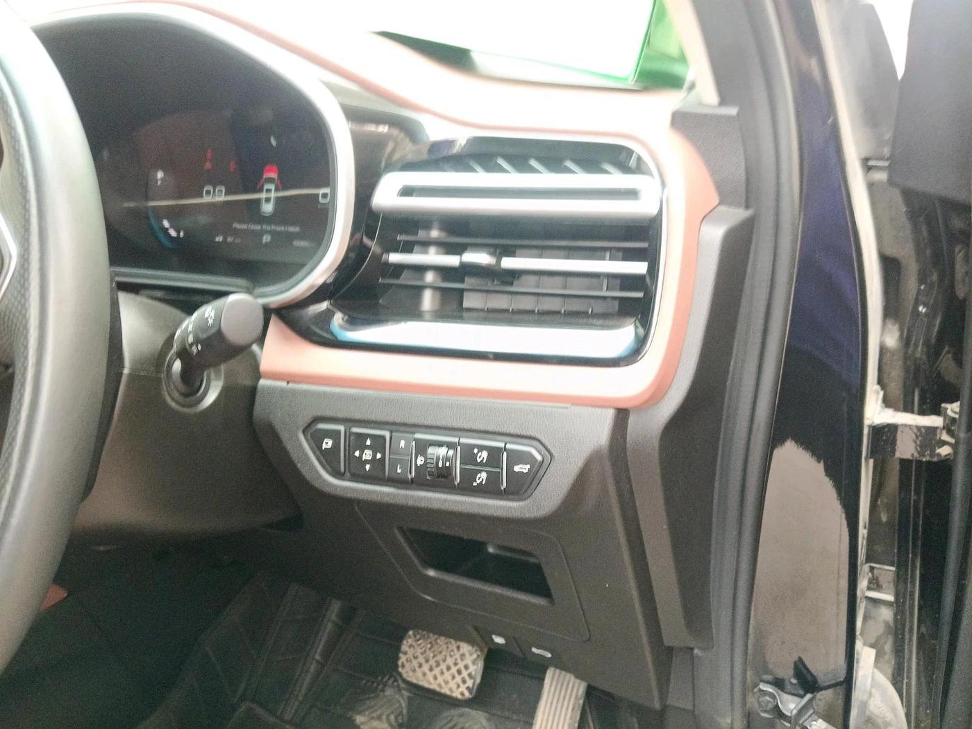 2023 MG HECTOR PLUS SAVVY PRO 1.5 TURBO CVT 7 STR, Petrol, Automatic, 13,365 km, interior