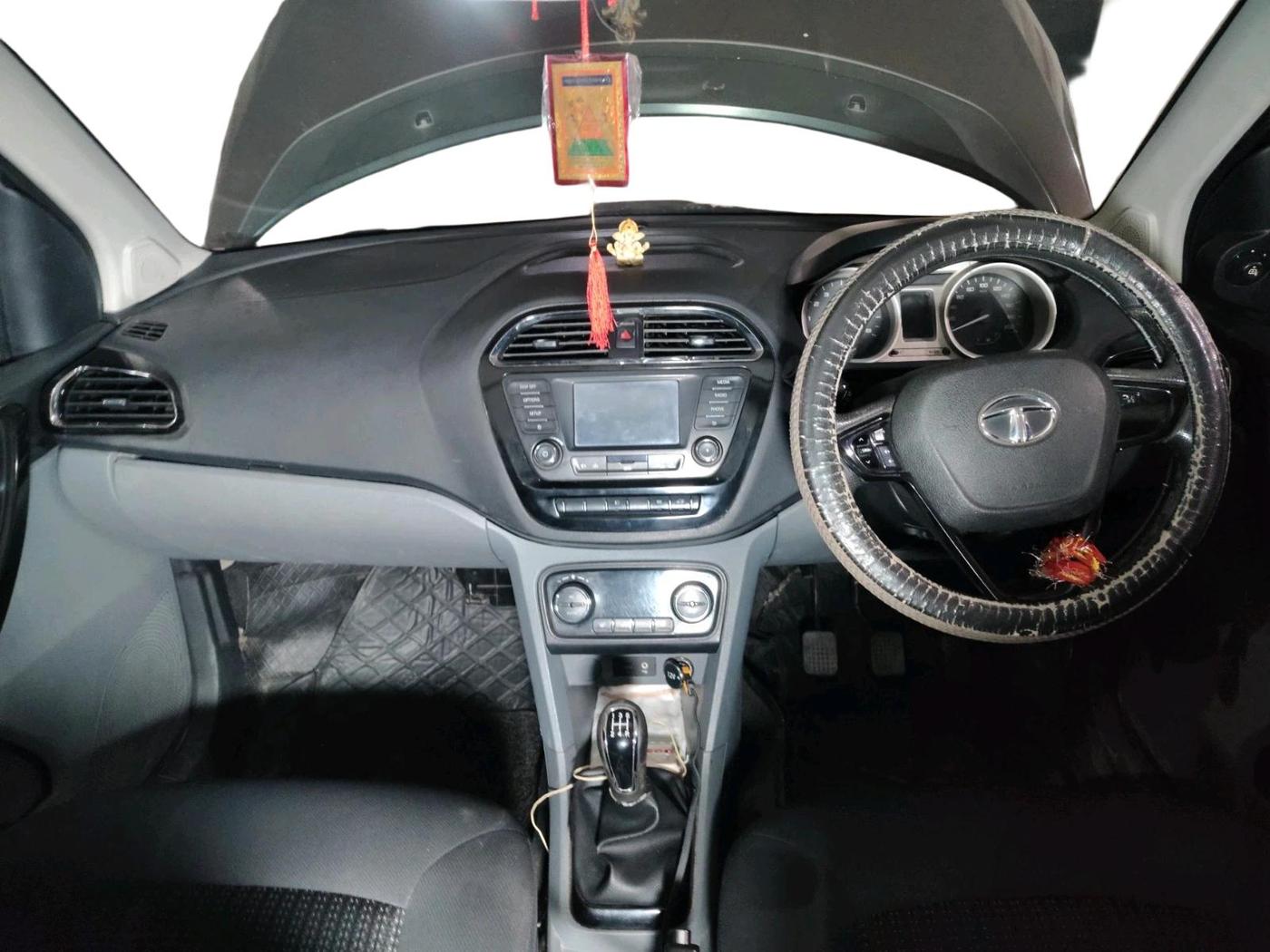 2017 Tata TIGOR XZ (O) PETROL, Petrol, Manual, 98,143 km, interior