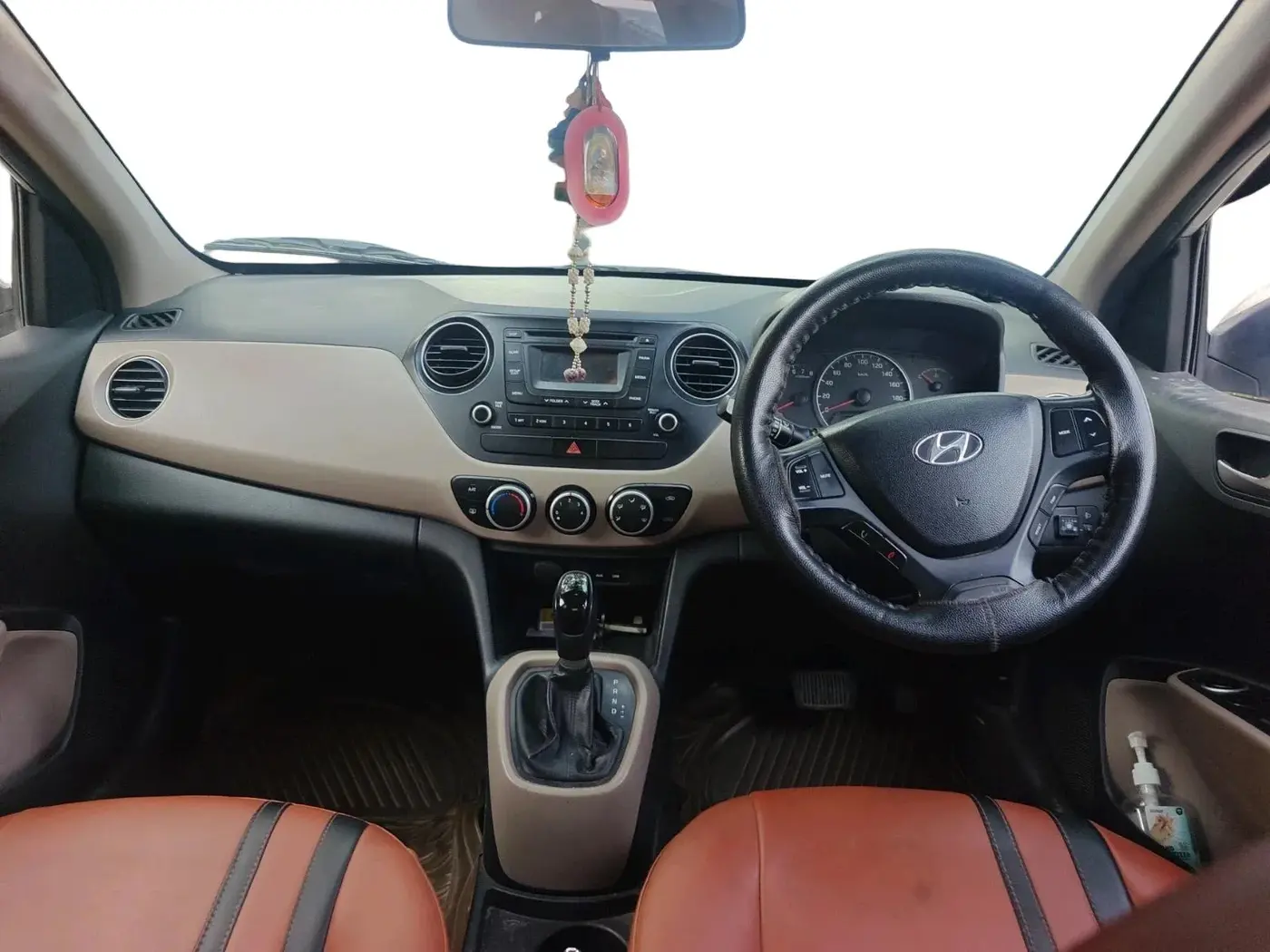 2014 Hyundai Grand i10 ASTA AT 1.2 KAPPA VTVT, CNG, Automatic, 1,05,729 km, interior