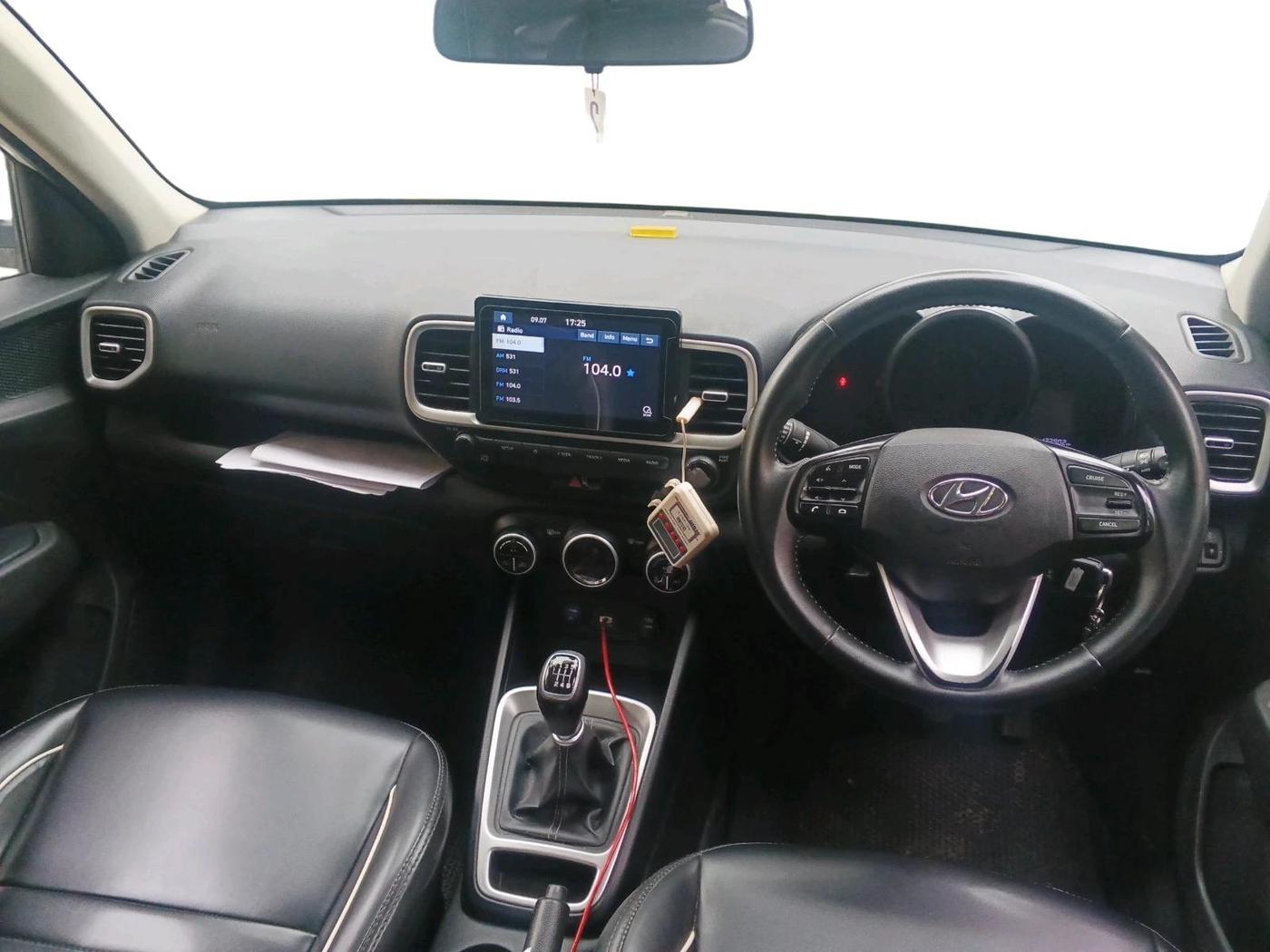 2020 Hyundai VENUE SX 1.5 CRDI, Diesel, Manual, 1,22,902 km, interior