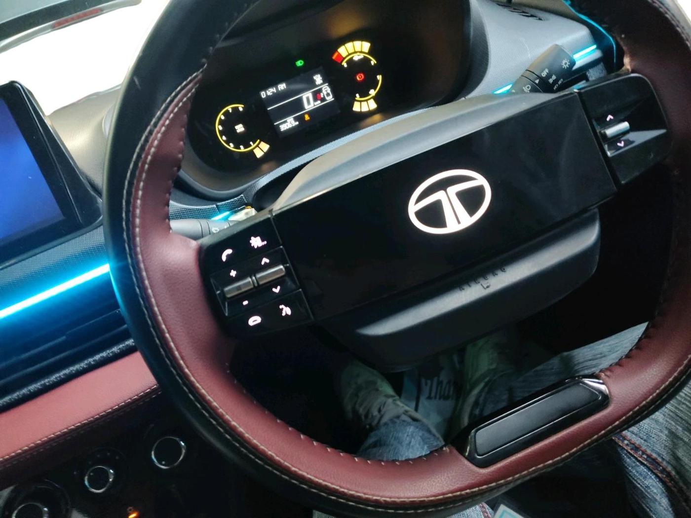 2024 Tata NEXON Smart (O) 1.2 iCNG, CNG, Manual, 39,069 km, interior