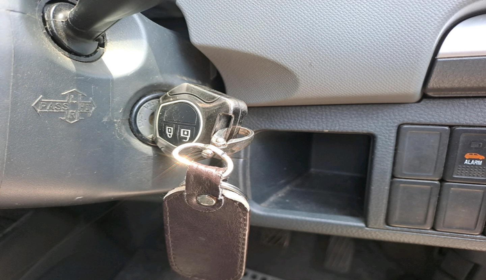 2011 Maruti Wagon R 1.0 VXI, Petrol, Manual, 54,341 km, interior