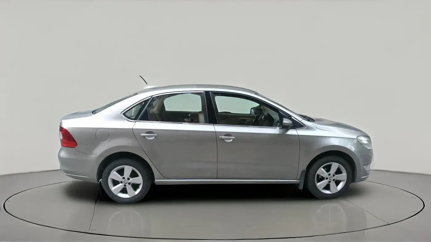 2016 Skoda Rapid 1.5 TDI CR ELEGANCE AT, Diesel, Automatic, 1,01,992 km, exterior