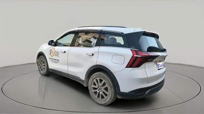 2025 Mahindra XUV700 AX 7 LUXURY D AT 7 STR, Diesel, Automatic, 46,489 km, exterior