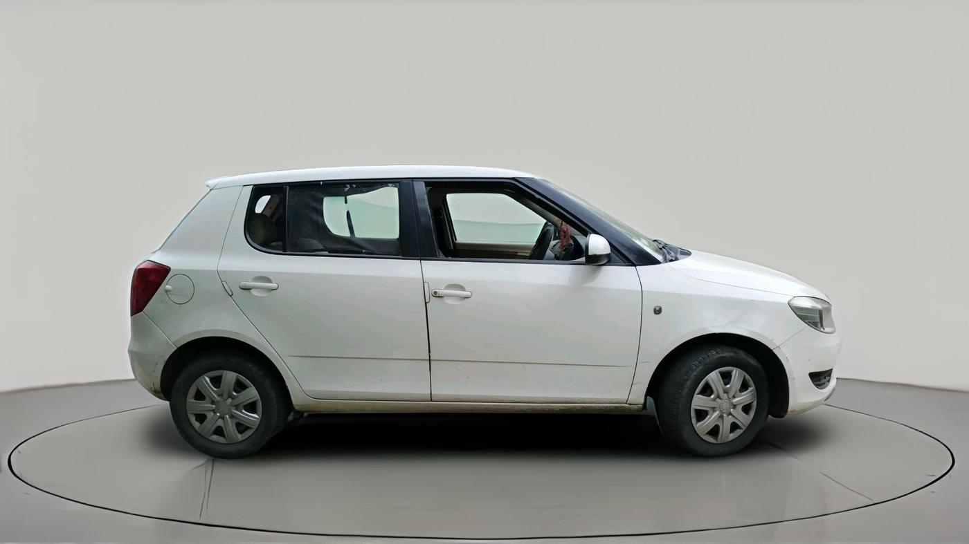 2011 Skoda Fabia ACTIVE 1.2 MPI, Petrol, Manual, 1,25,262 km, exterior