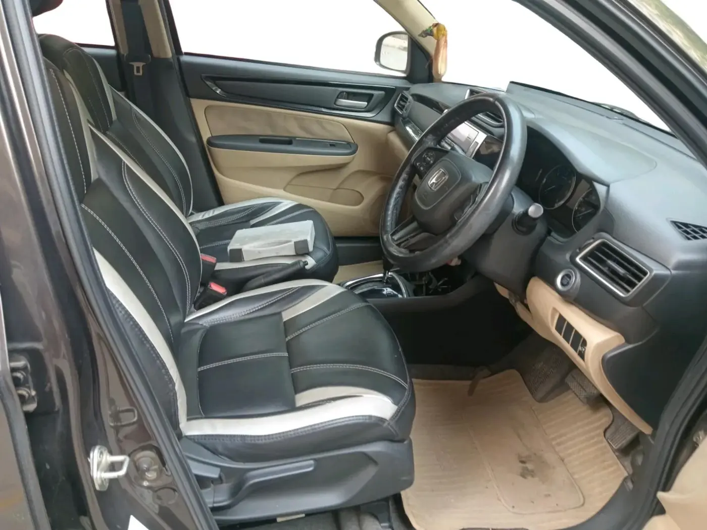 2018 Honda Amaze 1.5L I-DTEC V CVT, Diesel, Automatic, 54,507 km, interior