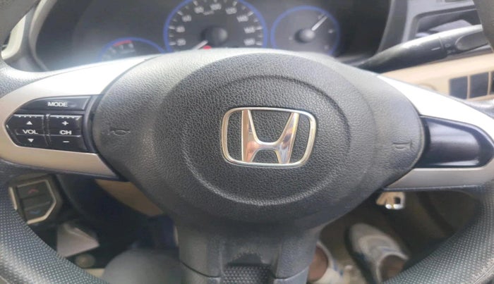 2016 Honda Amaze 1.2L I-VTEC S, Petrol, Manual, 1,17,634 km, interior