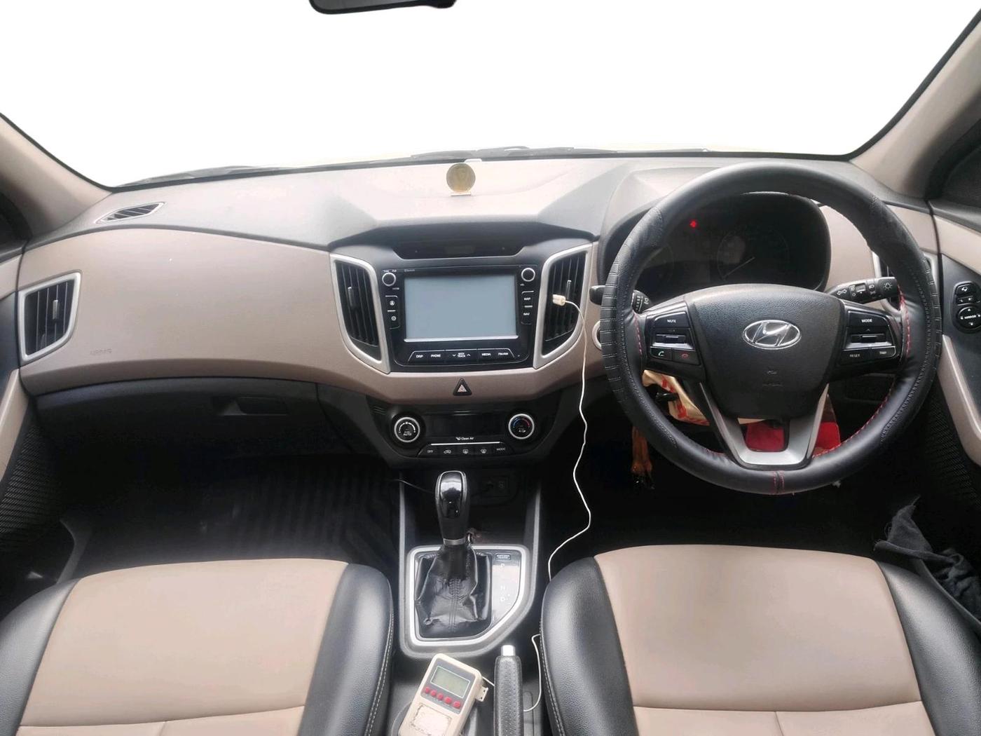 2016 Hyundai Creta SX PLUS AT 1.6 PETROL, Petrol, Automatic, 1,60,404 km, interior