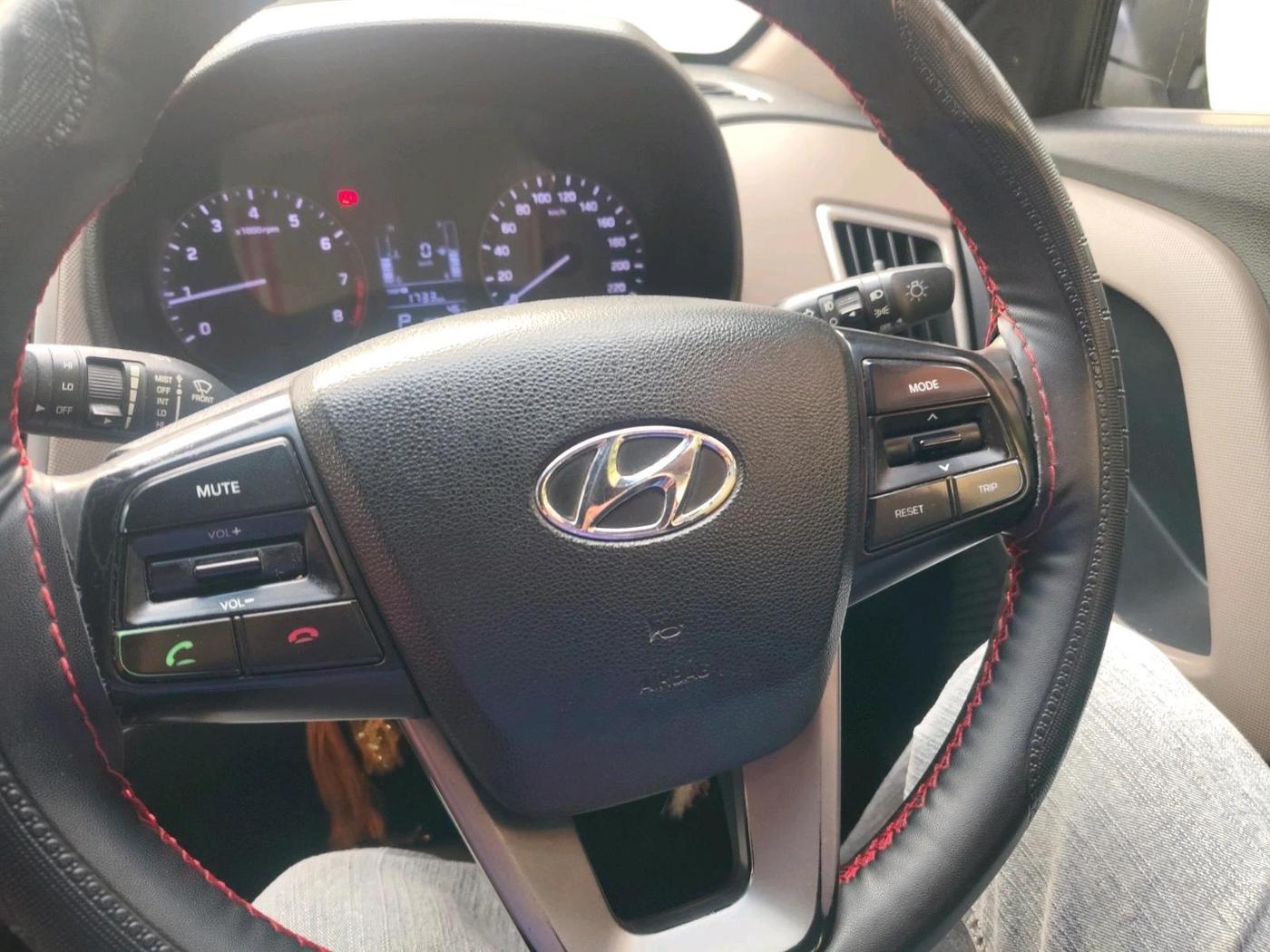2016 Hyundai Creta SX PLUS AT 1.6 PETROL, Petrol, Automatic, 1,60,404 km, interior