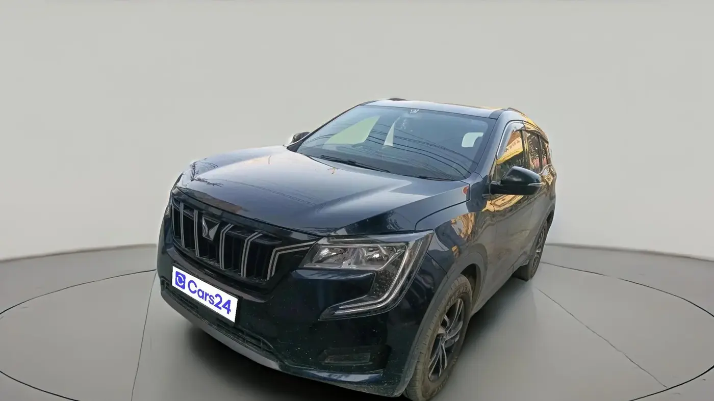 2025 Mahindra XUV700 AX 5 P MT 7 STR, Petrol, Manual, 21,564 km, exterior