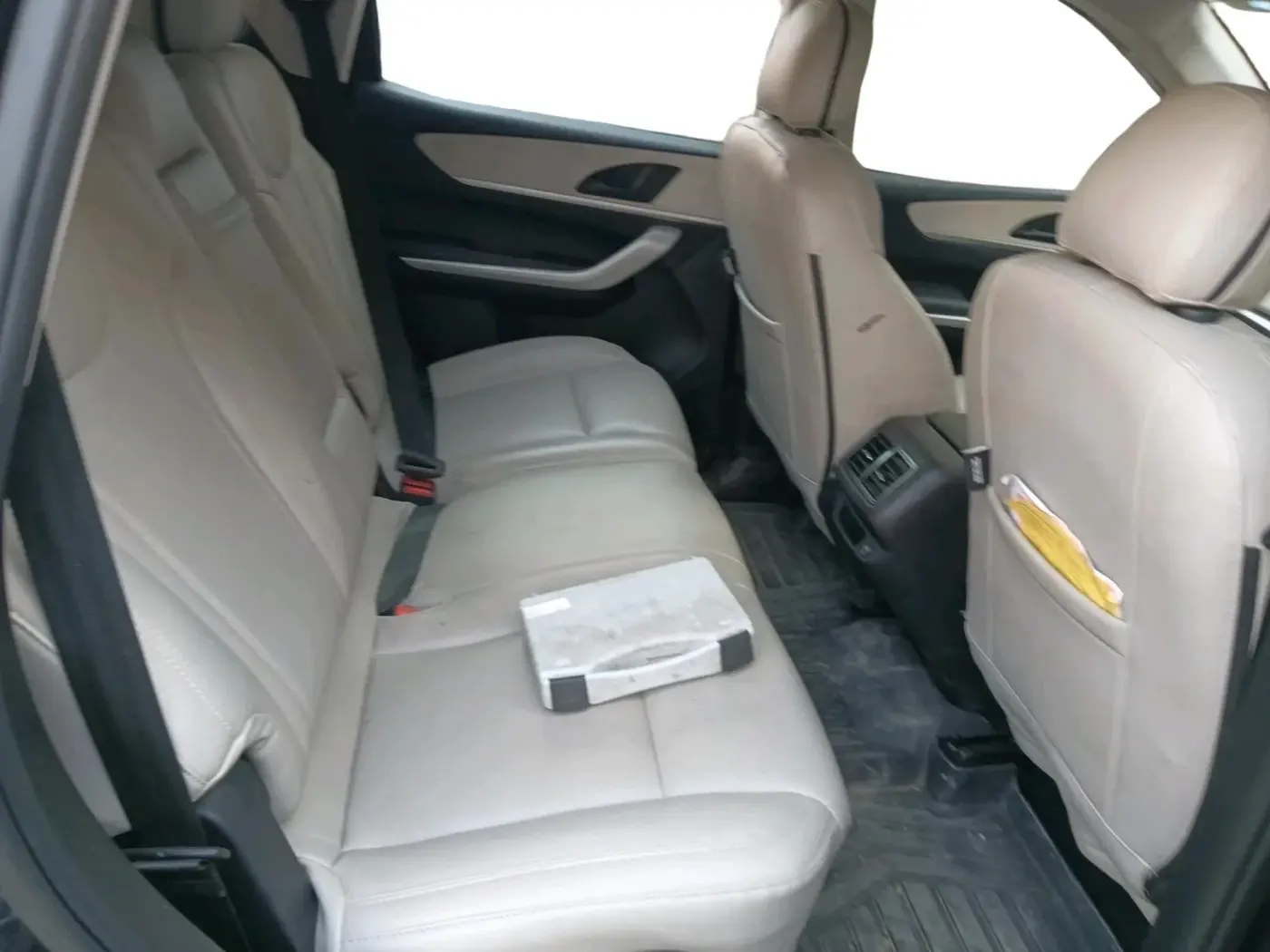 2025 Mahindra XUV700 AX 5 P MT 7 STR, Petrol, Manual, 21,564 km, interior