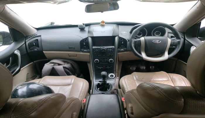 2016 Mahindra XUV500 W10, Diesel, Manual, 1,09,507 km, interior