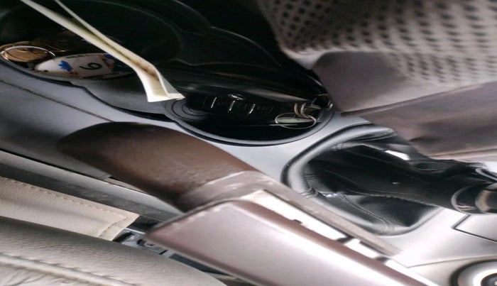 2016 Mahindra XUV500 W10, Diesel, Manual, 1,09,507 km, interior