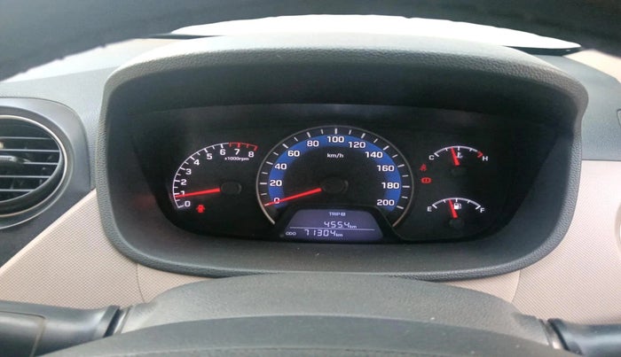 2015 Hyundai Xcent S 1.2, Petrol, Manual, 71,304 km, interior