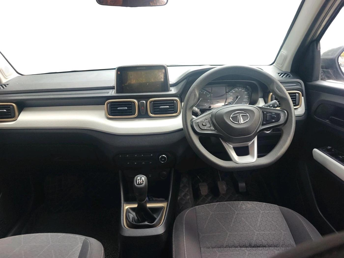 2022 Tata PUNCH ACCOMPLISHED MT, Petrol, Manual, 27,301 km, interior
