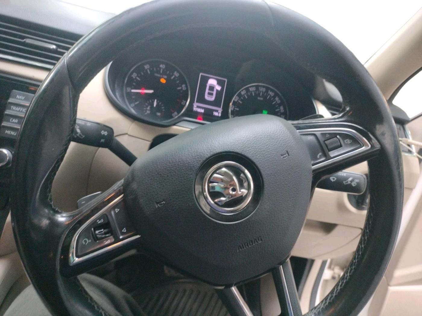 2016 Skoda Octavia STYLE PLUS AT 1.8 TSI, Petrol, Automatic, 1,11,634 km, interior