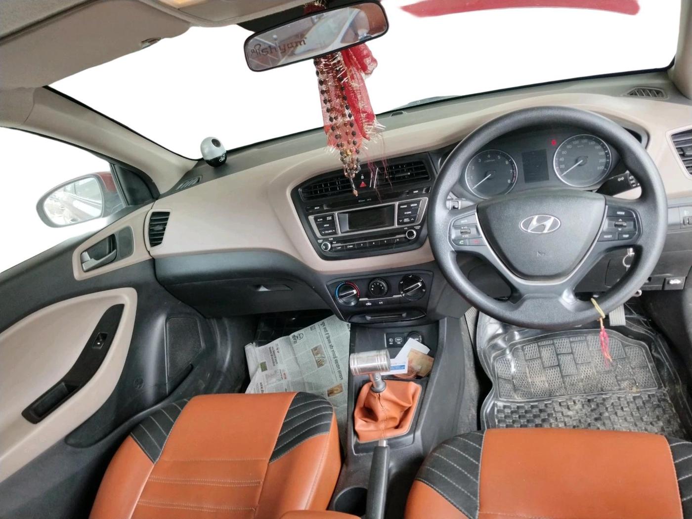 2015 Hyundai Elite i20 MAGNA 1.2, CNG, Manual, 1,19,087 km, interior