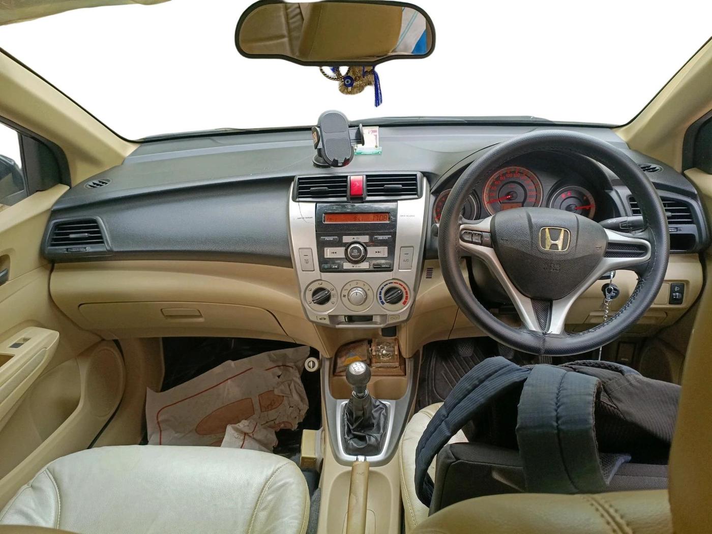 2011 Honda City 1.5L I-VTEC S MT, Petrol, Manual, 1,22,729 km, interior