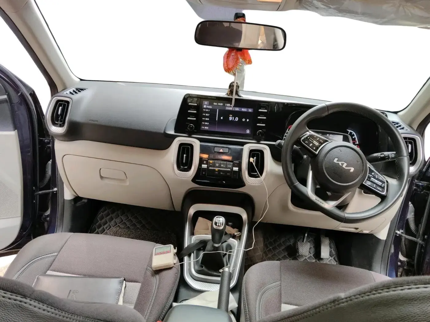 2022 KIA SONET HTX 1.0 IMT, Petrol, Manual, 18,385 km, interior
