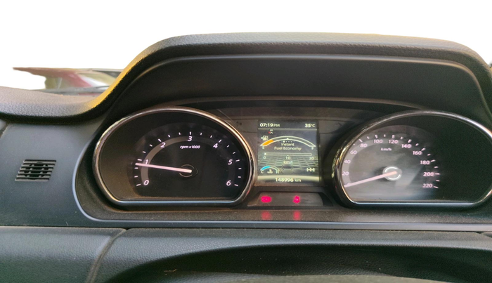2018 Tata Hexa XE 4X2 7 STR, Diesel, Manual, 1,48,996 km, interior