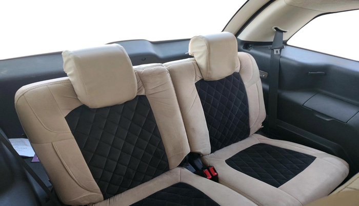 2018 Tata Hexa XE 4X2 7 STR, Diesel, Manual, 1,48,996 km, interior