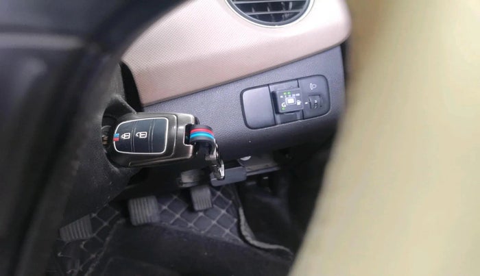 2017 Hyundai Grand i10 SPORTZ 1.2 KAPPA VTVT, CNG, Manual, 55,113 km, interior