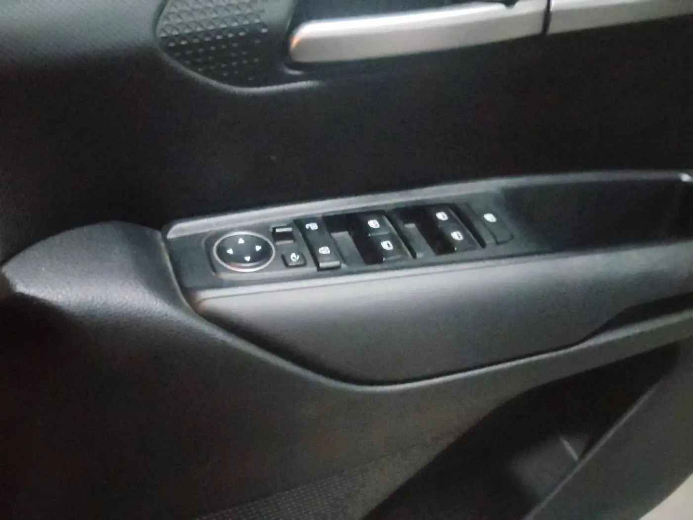 2023 KIA SONET HTK PLUS 1.0 IMT, Petrol, Manual, 37,774 km, interior