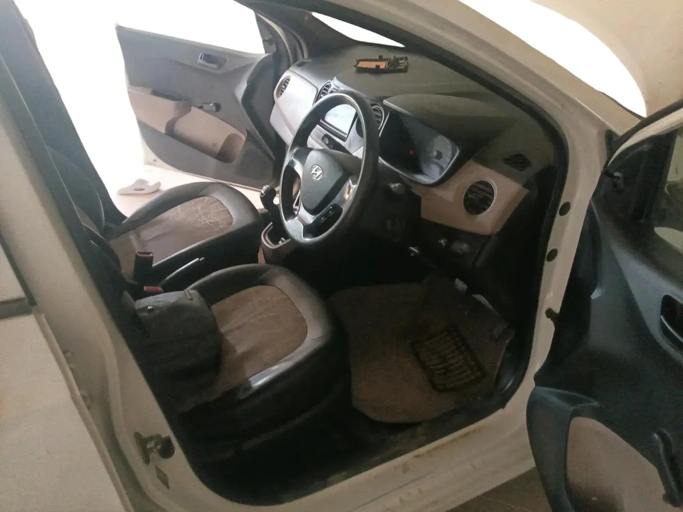 2016 Hyundai Xcent BASE 1.2, CNG, Manual, 97,425 km, interior