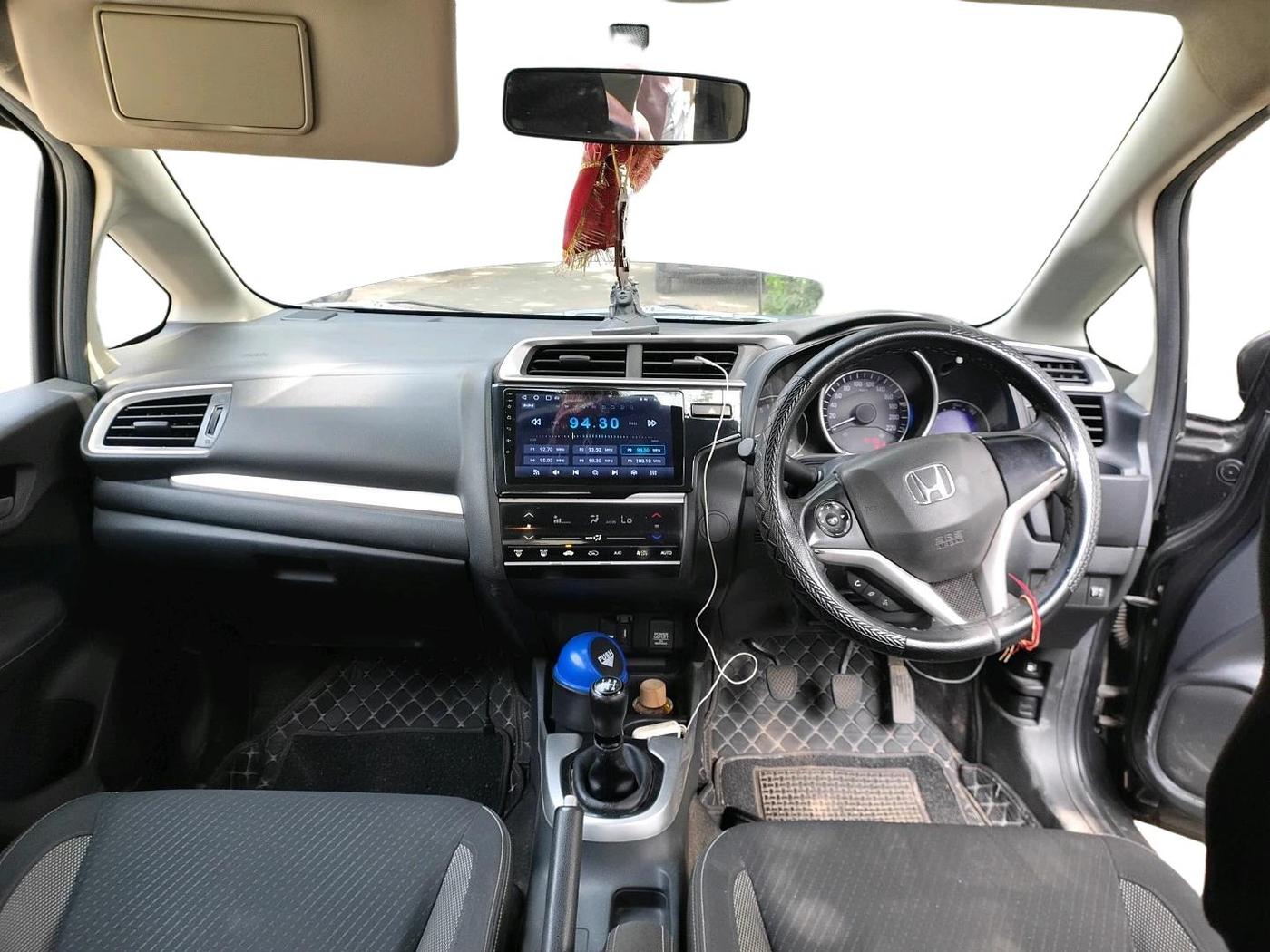 2018 Honda WR-V 1.2L I-VTEC VX MT, CNG, Manual, 85,253 km, interior