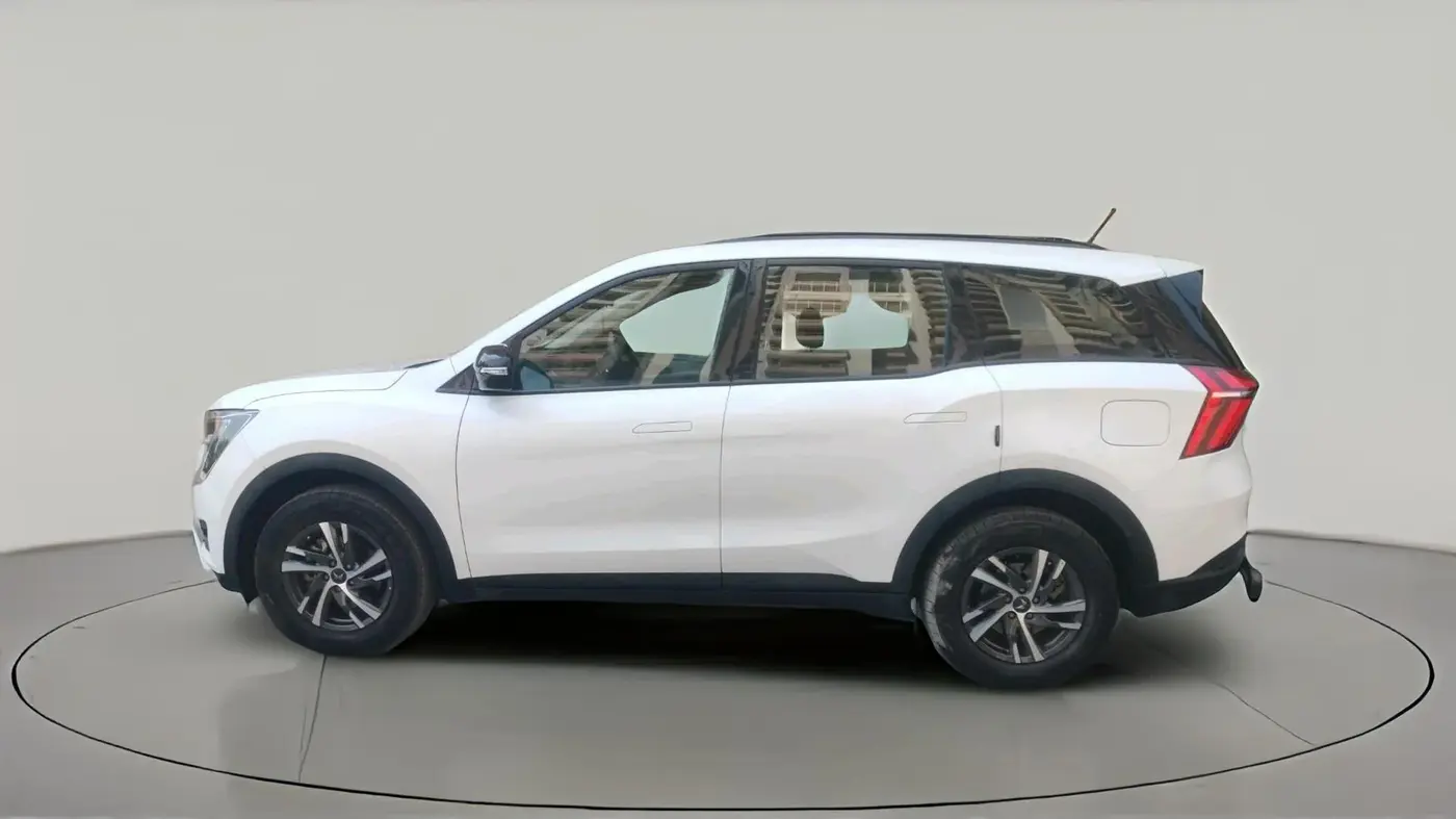 2023 Mahindra XUV700 MX P MT 5 STR, Petrol, Manual, 5,201 km, exterior