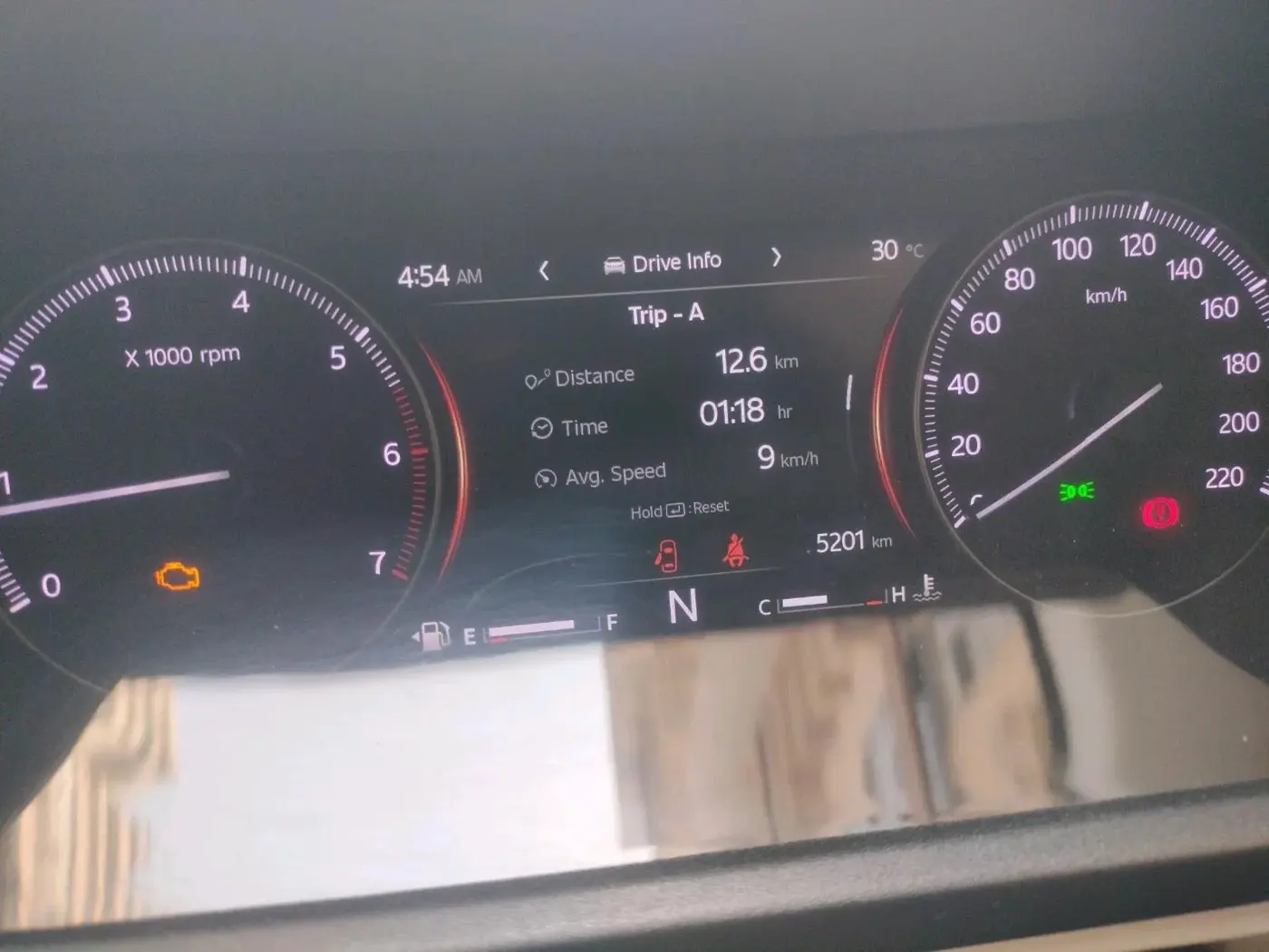 2023 Mahindra XUV700 MX P MT 5 STR, Petrol, Manual, 5,201 km, interior