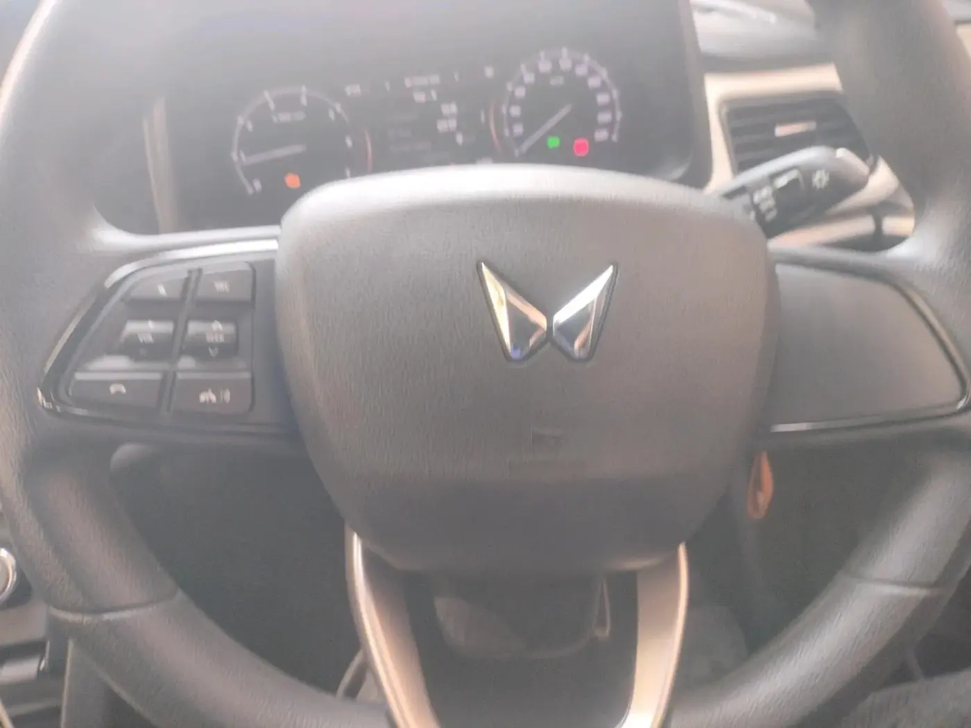2023 Mahindra XUV700 MX P MT 5 STR, Petrol, Manual, 5,201 km, interior