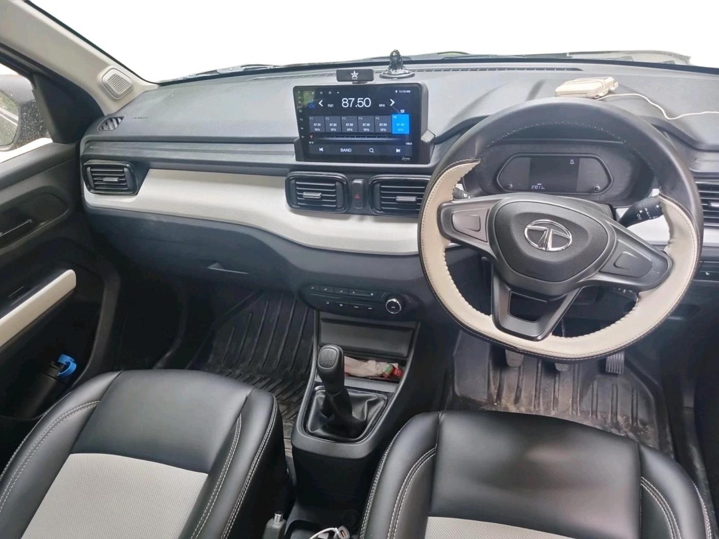 2023 Tata PUNCH PURE MT, Petrol, Manual, 37,011 km, interior