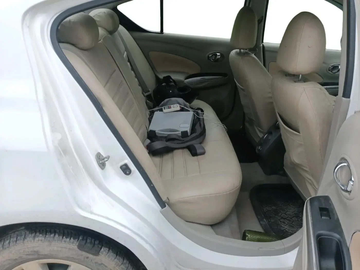 2014 Nissan Sunny XV PETROL, Petrol, Manual, 65,673 km, interior