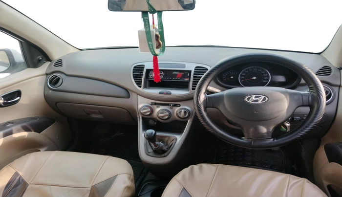 2013 Hyundai i10 MAGNA 1.1, CNG, Manual, 75,887 km, interior