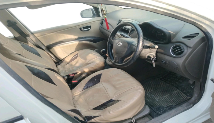 2013 Hyundai i10 MAGNA 1.1, CNG, Manual, 75,887 km, interior