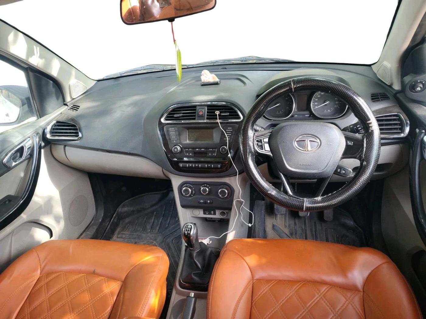 2018 Tata Tiago XZ PETROL, Petrol, Manual, 1,04,652 km, interior