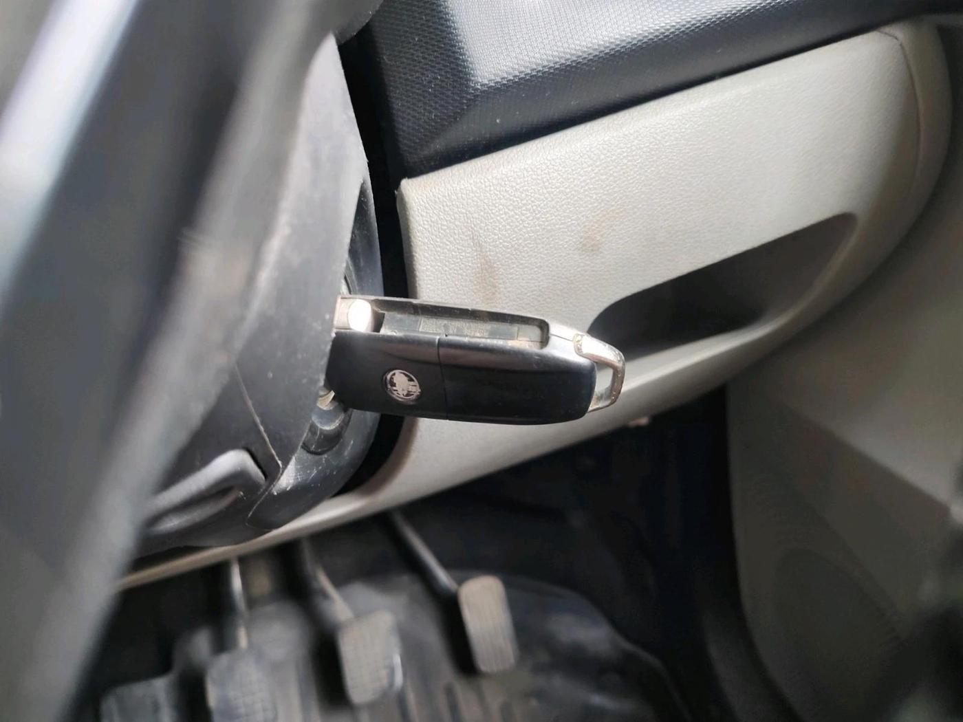 2018 Tata Tiago XZ PETROL, Petrol, Manual, 1,04,652 km, interior