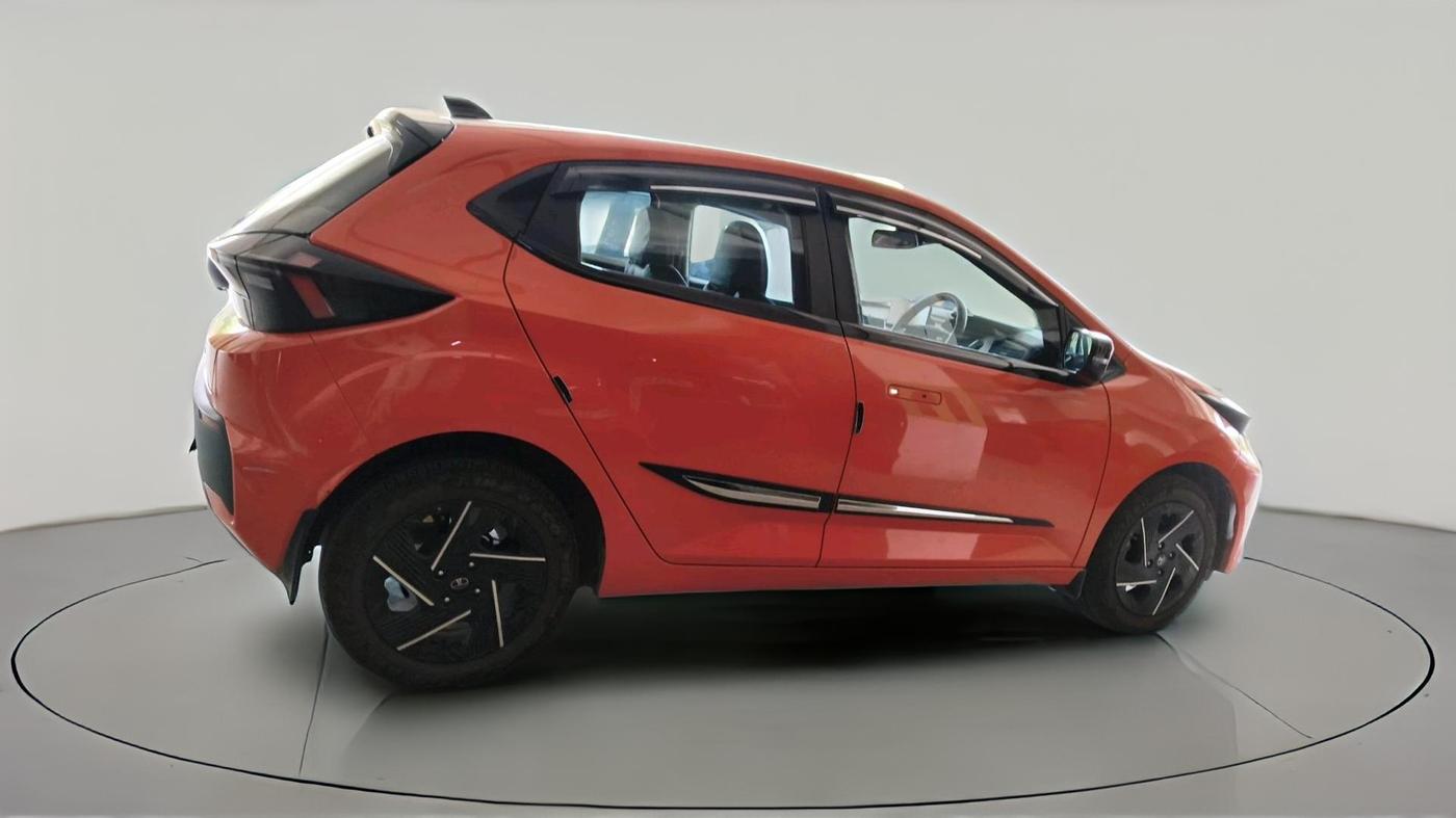 2025 Tata ALTROZ Accomplished S Petrol 5 MT, Petrol, Manual, 9,229 km, exterior