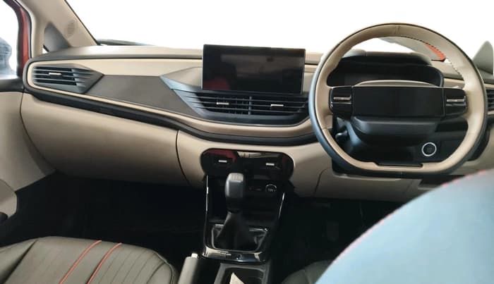 2025 Tata ALTROZ Accomplished S Petrol 5 MT, Petrol, Manual, 9,229 km, interior