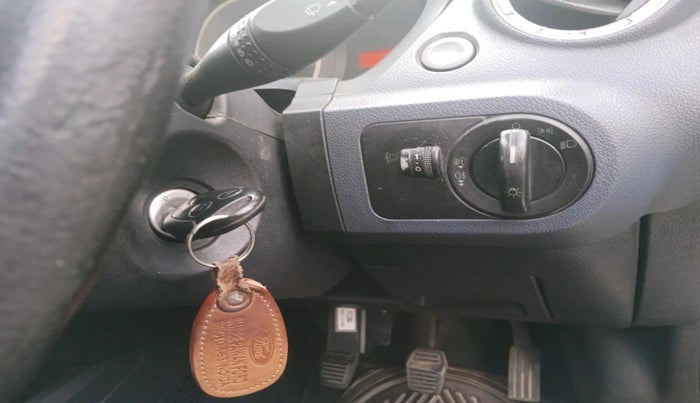 2013 Ford Figo TITANIUM 1.2 PETROL, Petrol, Manual, 77,594 km, interior