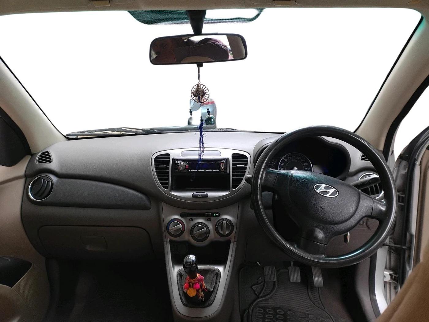 2011 Hyundai i10 MAGNA 1.2, Petrol, Manual, 1,07,596 km, interior
