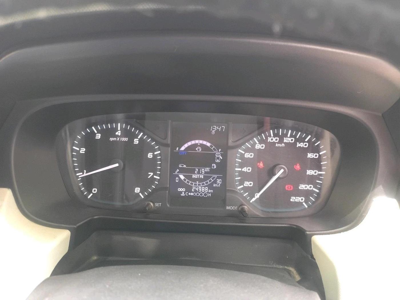 2022 Tata PUNCH PURE MT, CNG, Manual, 24,988 km, interior