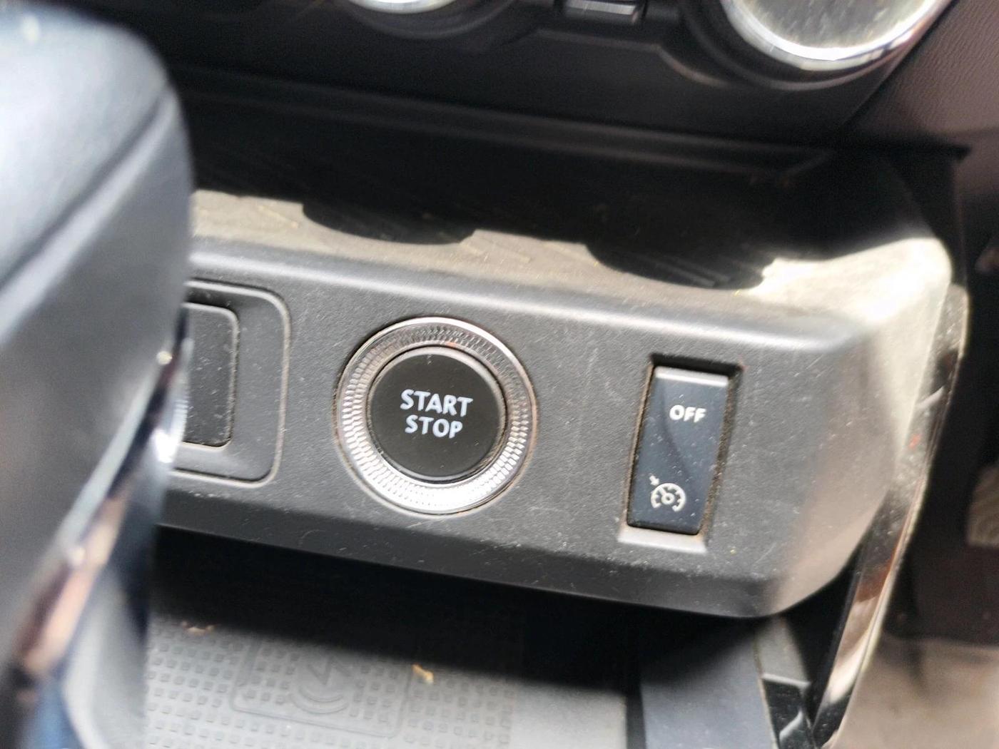 2022 Renault Kiger RXZ TURBO CVT DUAL TONE, Petrol, Automatic, 65,224 km, interior