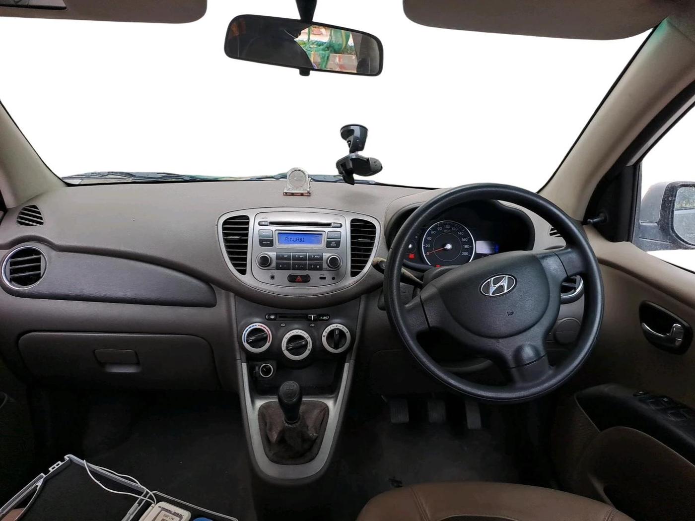 2011 Hyundai i10 MAGNA 1.1, Petrol, Manual, 41,923 km, interior