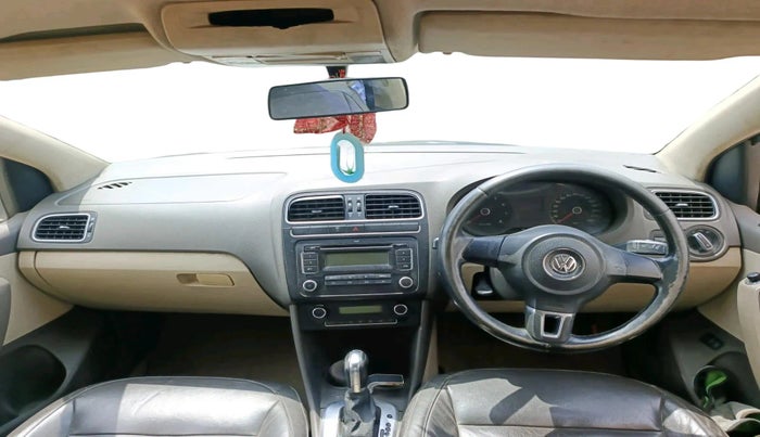 2011 Volkswagen Vento HIGHLINE PETROL AT, Petrol, Automatic, 1,30,469 km, interior